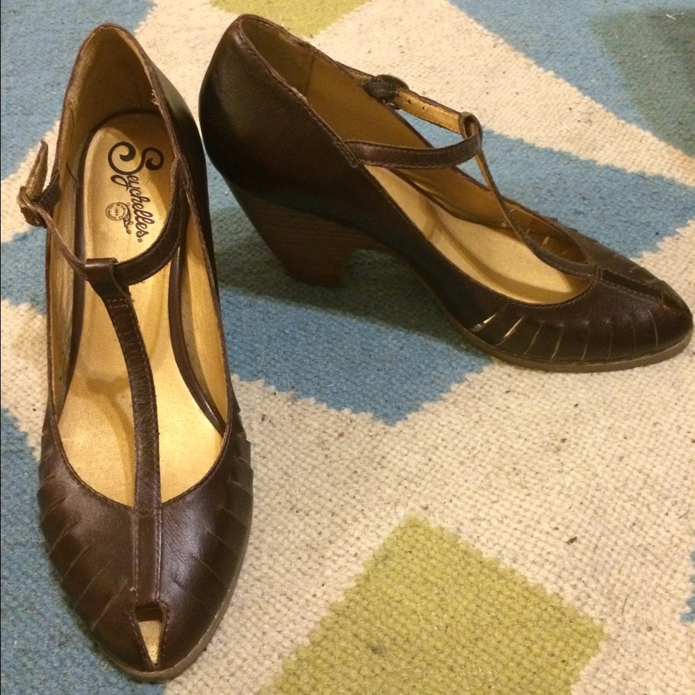 Seychelles T Strap wooden high heel